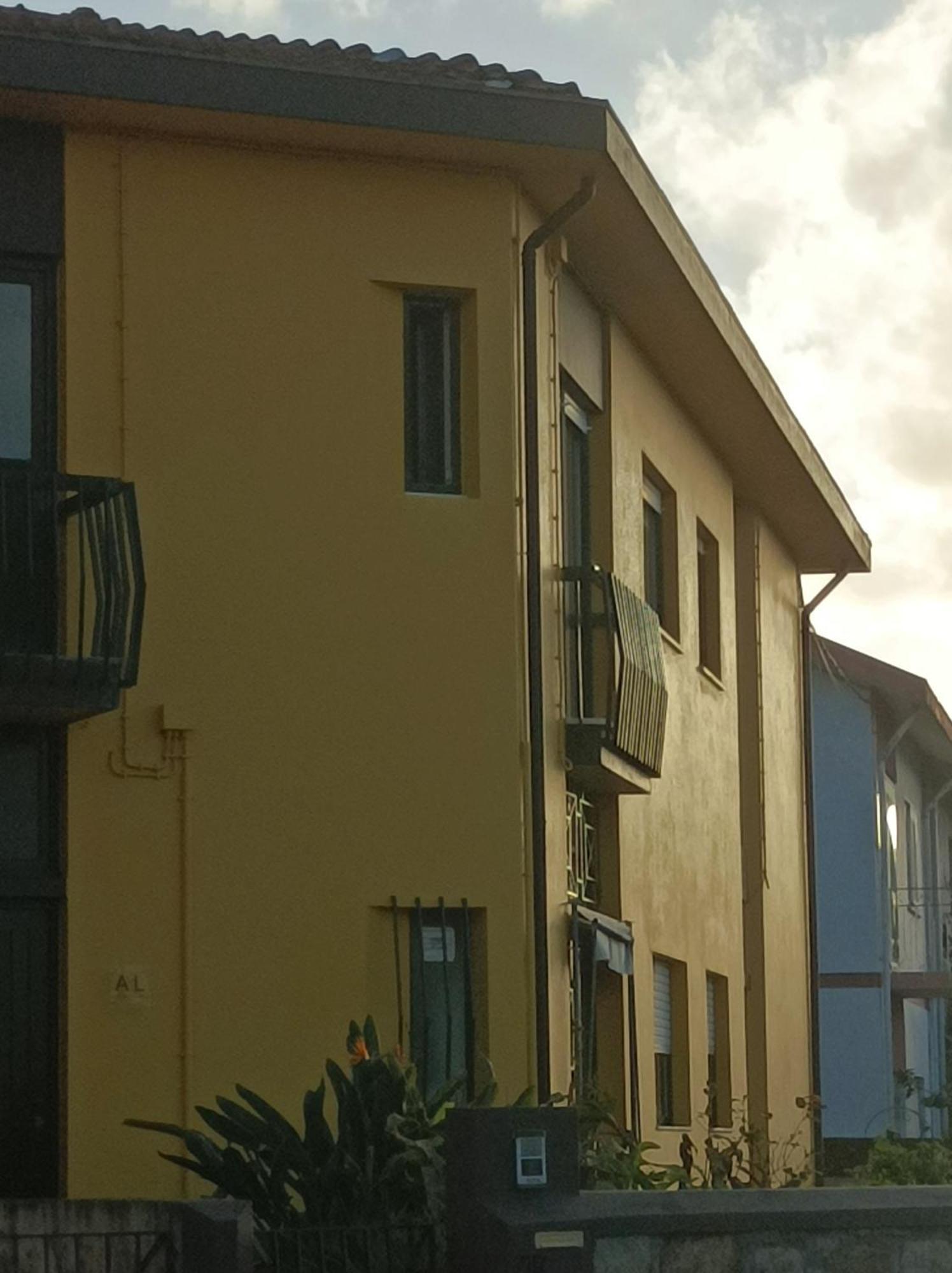 Yellow House Senhora da Hora Экстерьер фото